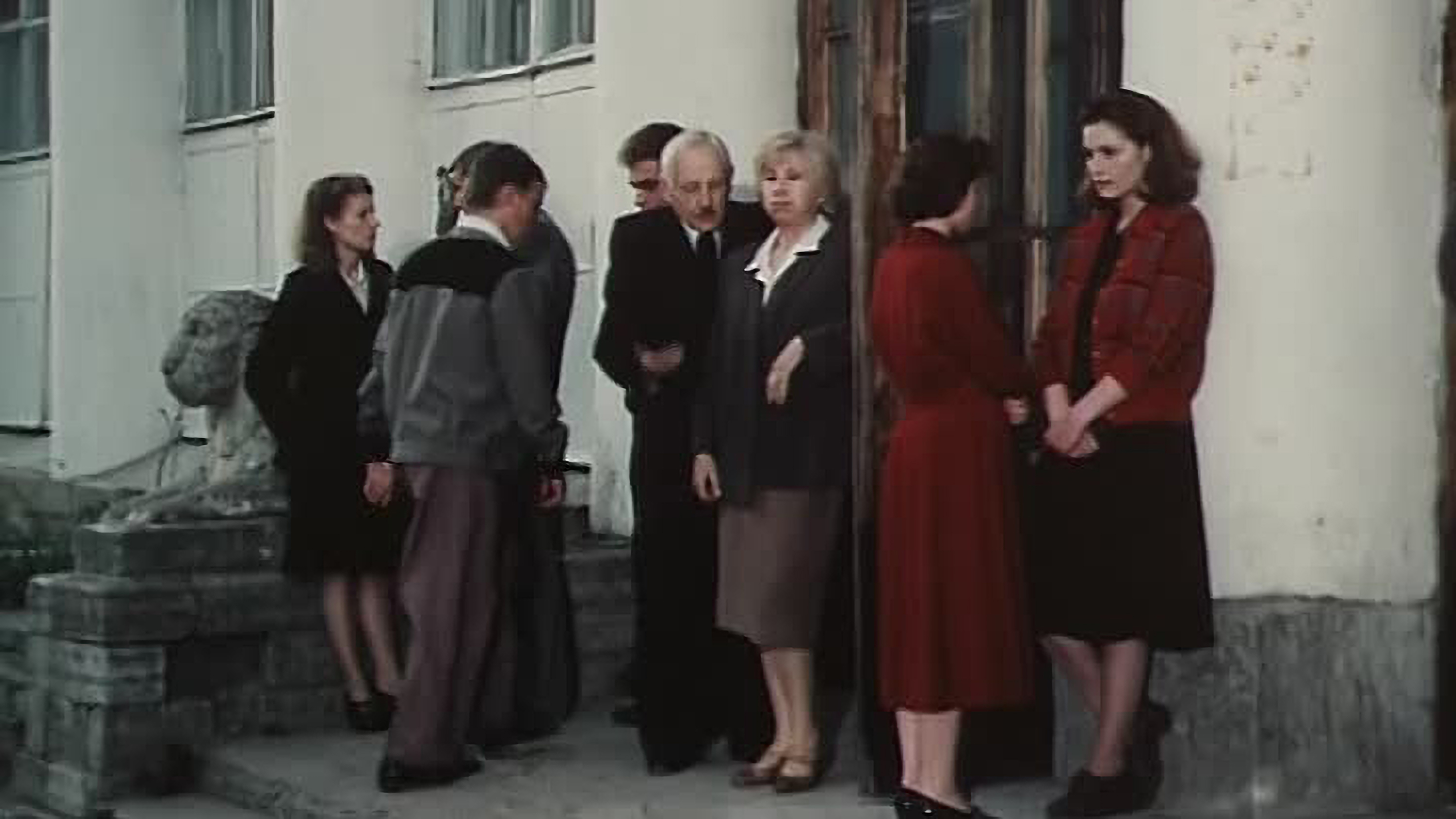 Фоновая картинка к Белые одежды 1992