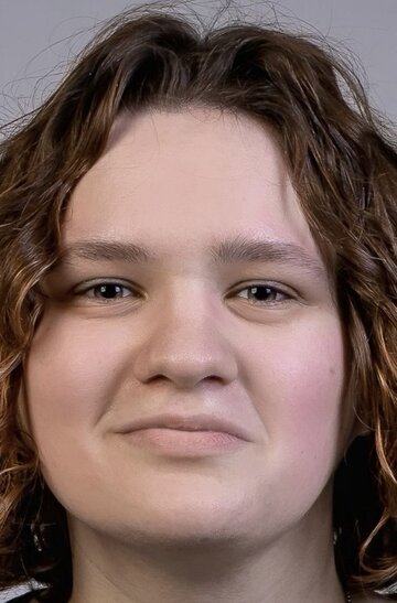Полина Ефремова