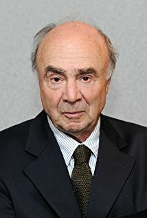 Адам Холендер